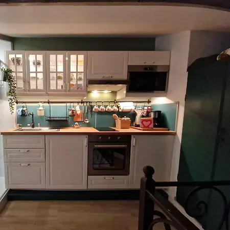 Le Petit Nid D'aigle - *