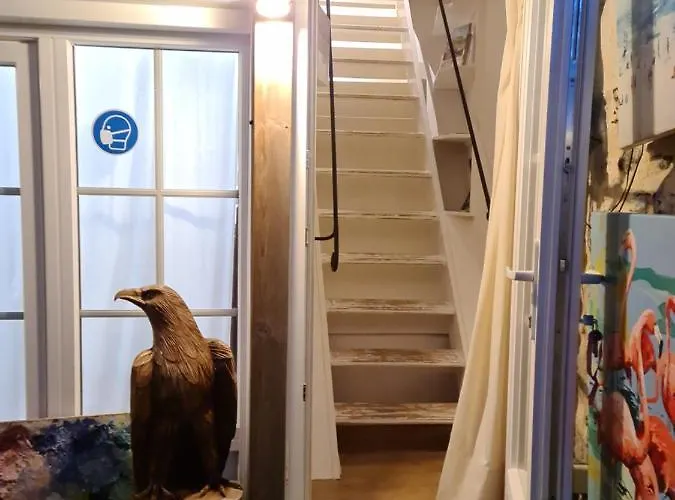 Le Petit Nid D'aigle - *